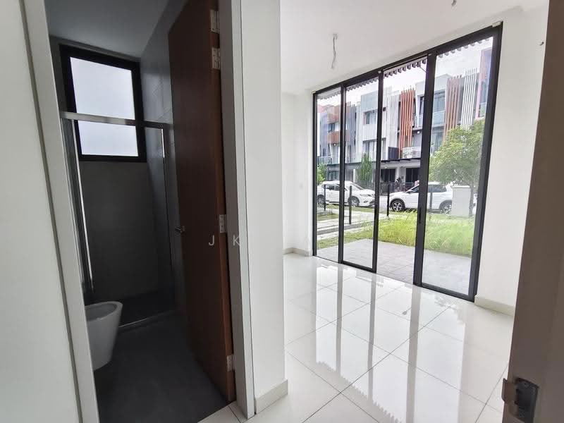 3-storey Terraced House for Sale in Taman Puchong Legenda (Puchong) - JK Lau - Bathroom - PropertyGuru.com.my