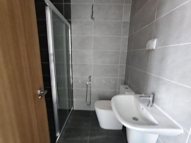 3-storey Terraced House for Sale in Taman Puchong Legenda (Puchong) - JK Lau - Bathroom - PropertyGuru.com.my