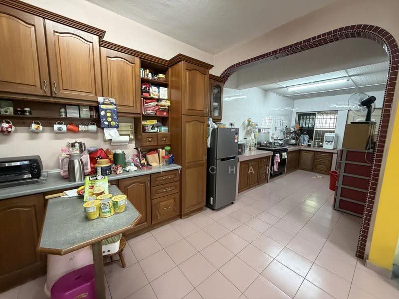 2-storey Terraced House for Sale in Taman Bukit Indah (Jalan Klang Lama (Old Klang Road)) - Billy Chan - Kitchen - PropertyGuru.com.my