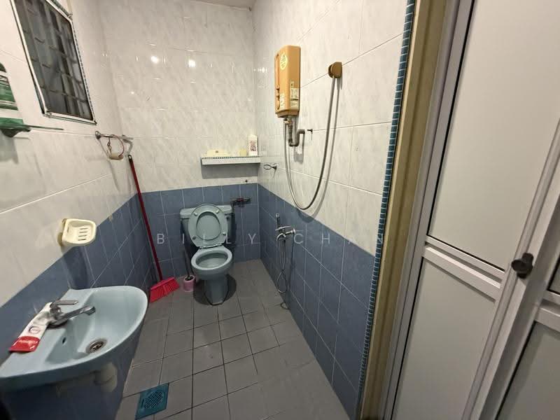 2-storey Terraced House for Sale in Taman Bukit Indah (Jalan Klang Lama (Old Klang Road)) - Billy Chan - Bathroom - PropertyGuru.com.my