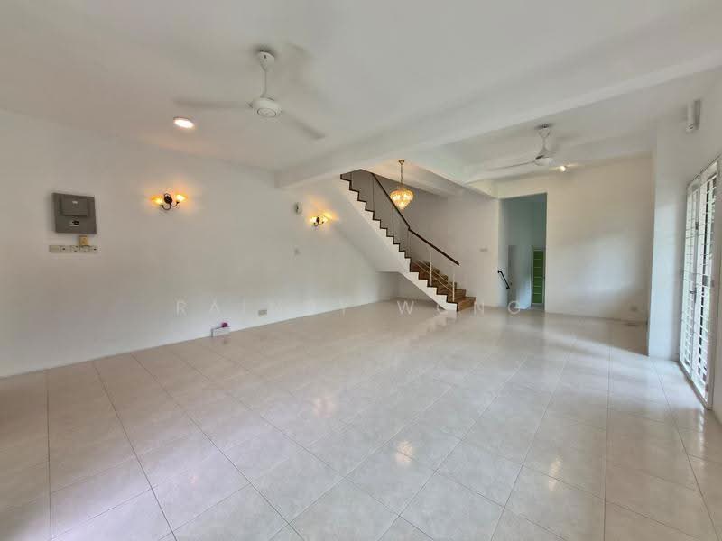 Rumah Teres 2-Tingkat untuk Disewa di Tanjung Bungah (Penang) - Rainny Wong - Living Room - PropertyGuru.com.my