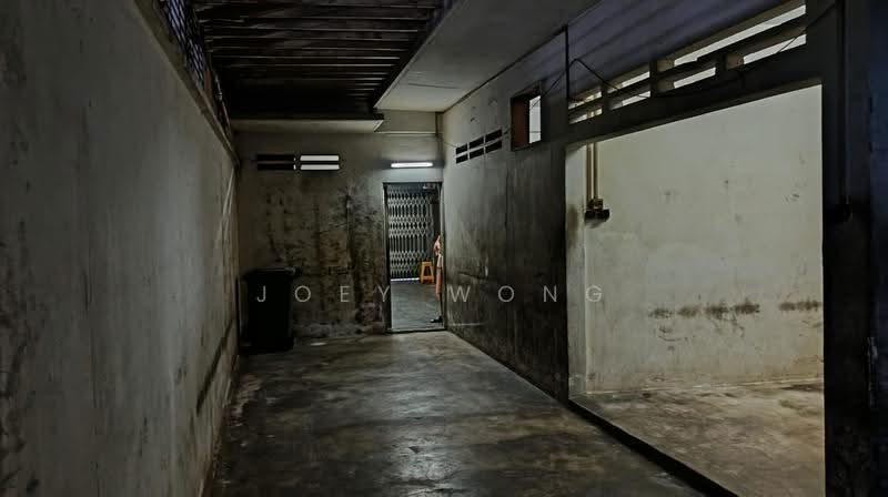 Shop for Rent in Jalan Klang Lama (Old Klang Road) (Kuala Lumpur) - Joey Wong - Corridor - PropertyGuru.com.my