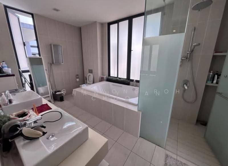 Rumah Banglo untuk Dijual di Bandar Sungai Long (Selangor) - Angie Wong Poh Choo - Bathroom - PropertyGuru.com.my