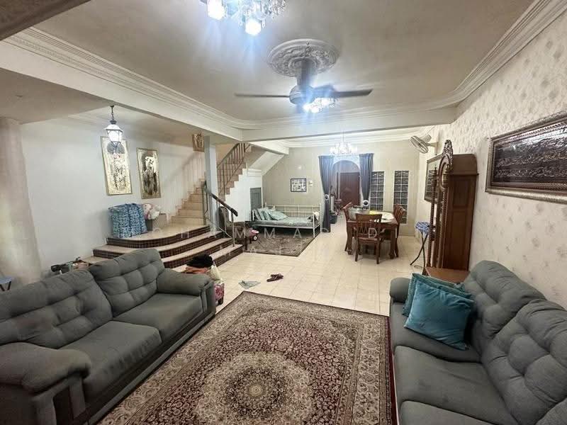 2-storey Terraced House for Sale in Taman Bukit Subang (Shah Alam) - Mohammad Din Majid - Living Room - PropertyGuru.com.my