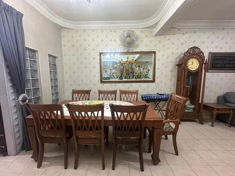 2-storey Terraced House for Sale in Taman Bukit Subang (Shah Alam) - Mohammad Din Majid - Dining Room - PropertyGuru.com.my
