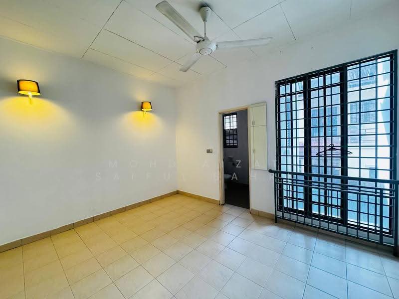 Rumah Teres 2-Tingkat untuk Dijual di Bukit Jelutong (Shah Alam) - Mohd Aizat Saiful Bahri - PropertyGuru.com.my