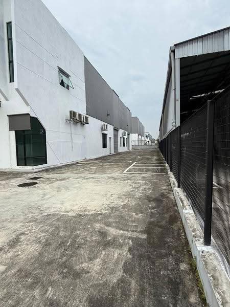Factory for Rent in Eco Business Park 1 (Johor Bahru) - Dave Sim - Exterior - PropertyGuru.com.my