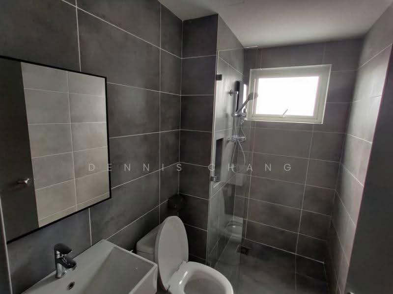 Kediaman Servis untuk Dijual di 121 Residences - Dennis Chang - Bathroom - PropertyGuru.com.my