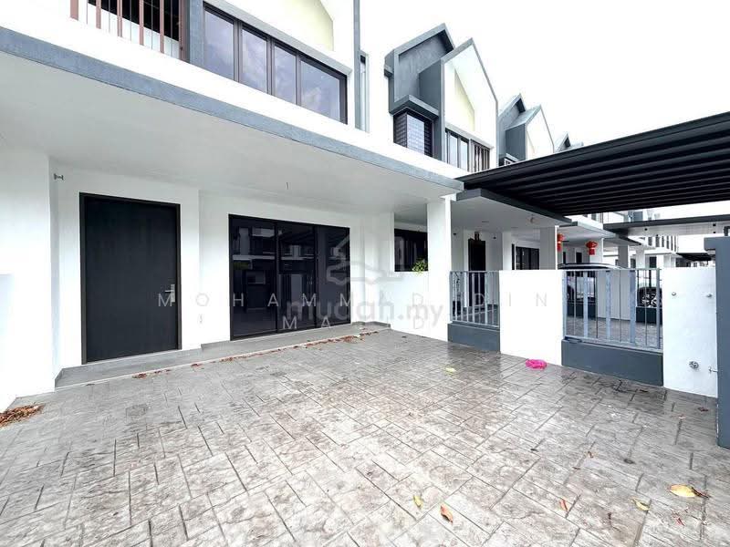 Rumah Teres 2-Tingkat untuk Dijual di Dengkil (Selangor) - Mohammad Din Majid - Exterior - PropertyGuru.com.my