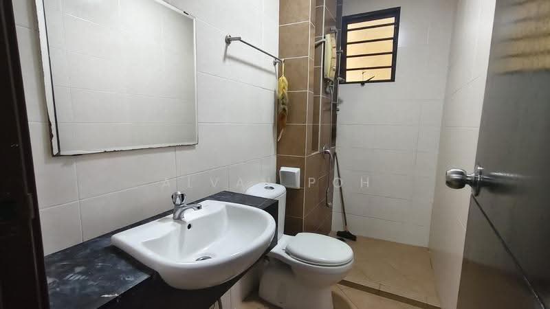 Apartment for Sale at Desa Idaman Residences - Alvan Poh - Bathroom - PropertyGuru.com.my
