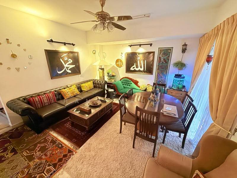2-storey Terraced House for Sale in Putra Heights (Subang Jaya) - Hana Wahid - Living Room - PropertyGuru.com.my