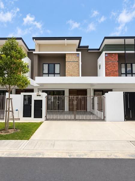Rumah Teres 2-Tingkat untuk Dijual di Semenyih (Selangor) - Fiqri Hazim Rozmi - Exterior - PropertyGuru.com.my