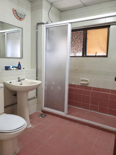 Condominium for Sale at Villa Puteri - Chen Kah Seng - Bathroom - PropertyGuru.com.my