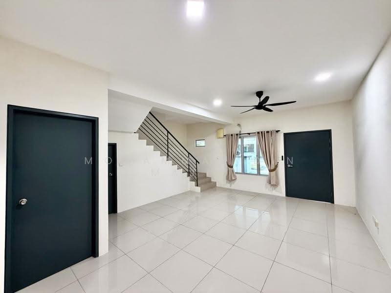 2-storey Terraced House for Sale in Cyberjaya (Selangor) - Mohammad Din Majid - Living Room - PropertyGuru.com.my