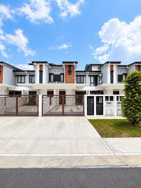 2-storey Terraced House for Sale in Semenyih (Selangor) - Fiqri Hazim Rozmi - Exterior - PropertyGuru.com.my