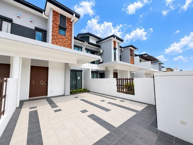2-storey Terraced House for Sale in Semenyih (Selangor) - Fiqri Hazim Rozmi - Exterior - PropertyGuru.com.my
