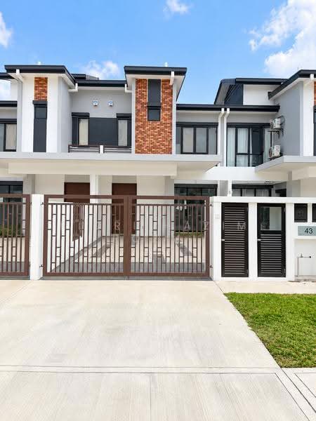 2-storey Terraced House for Sale in Semenyih (Selangor) - Fiqri Hazim Rozmi - Exterior - PropertyGuru.com.my