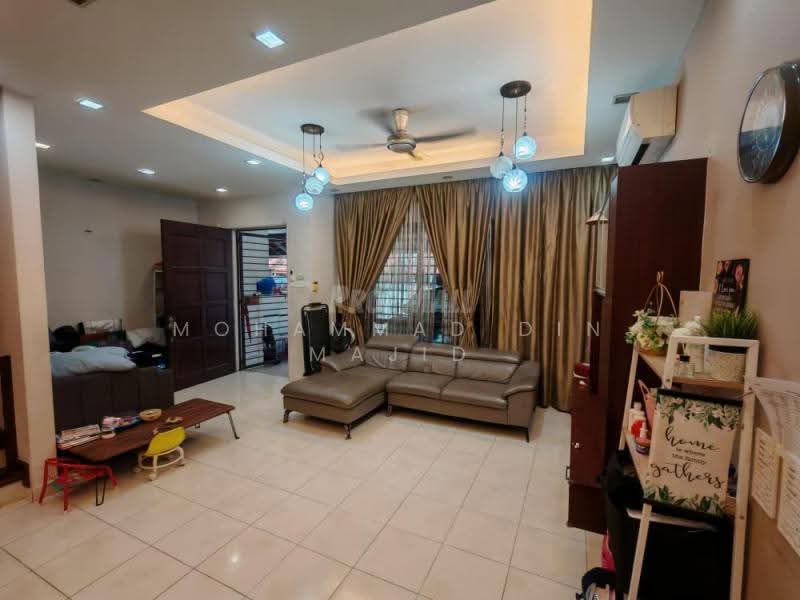 Rumah Teres 2-Tingkat untuk Dijual di Elmina (Shah Alam) - Mohammad Din Majid - Living Room - PropertyGuru.com.my