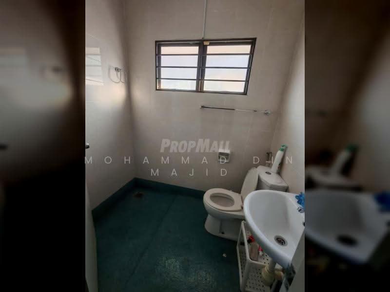 Rumah Teres 2-Tingkat untuk Dijual di Elmina (Shah Alam) - Mohammad Din Majid - Bathroom - PropertyGuru.com.my