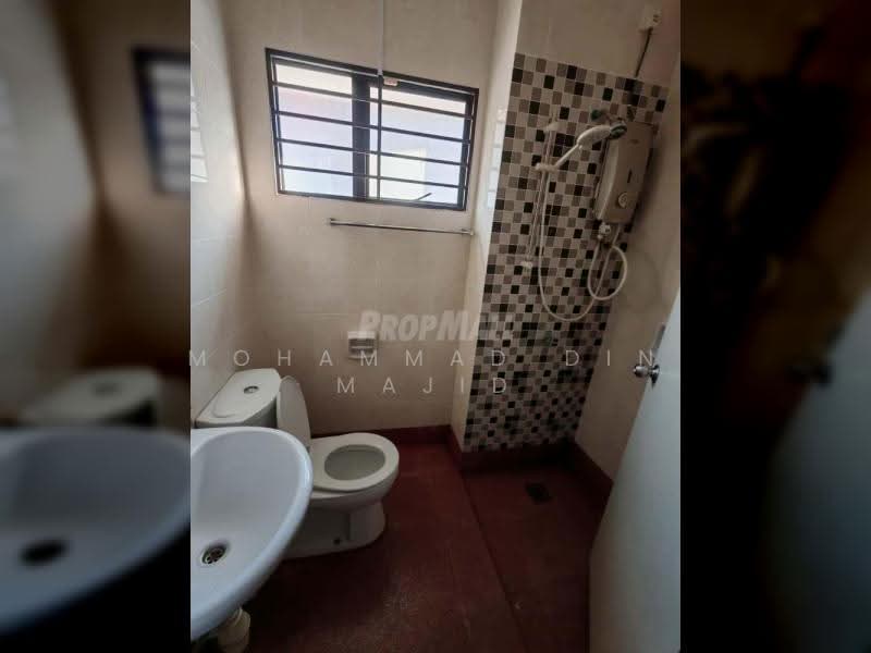 Rumah Teres 2-Tingkat untuk Dijual di Elmina (Shah Alam) - Mohammad Din Majid - Bathroom - PropertyGuru.com.my
