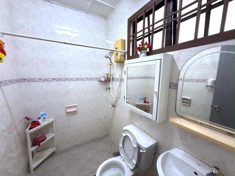 Semi-Detached House for Sale in Taman Sentosa (Johor Bahru) - Karl Lim - Bathroom - PropertyGuru.com.my
