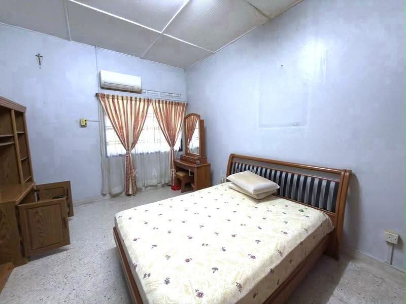 Semi-Detached House for Sale in Taman Sentosa (Johor Bahru) - Karl Lim - Bedroom - PropertyGuru.com.my