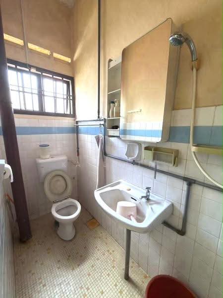 Semi-Detached House for Sale in Taman Sentosa (Johor Bahru) - Karl Lim - Bathroom - PropertyGuru.com.my