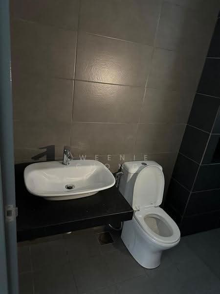 Kondominium untuk Dijual di Inspirasi - Kweenie Chong - Bathroom - PropertyGuru.com.my