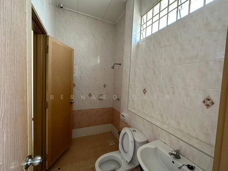2-storey Terraced House for Sale in Batu Maung (Penang) - Bernard Chew - Bathroom - PropertyGuru.com.my