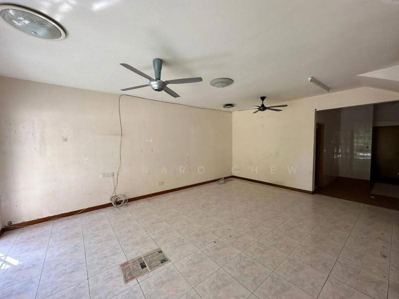 2-storey Terraced House for Sale in Batu Maung (Penang) - Bernard Chew - Living Room - PropertyGuru.com.my