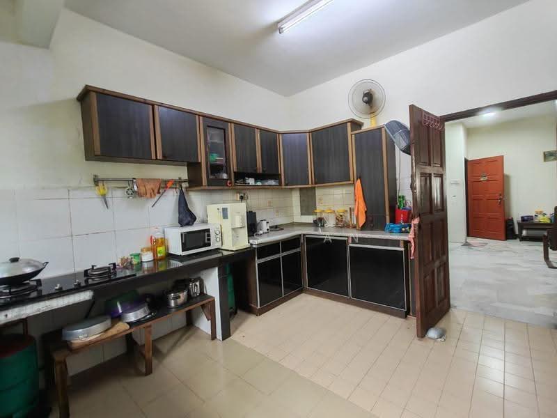2-storey Terraced House for Sale in Bandar Sri Damansara (Selangor) - Tess Tan - Kitchen - PropertyGuru.com.my