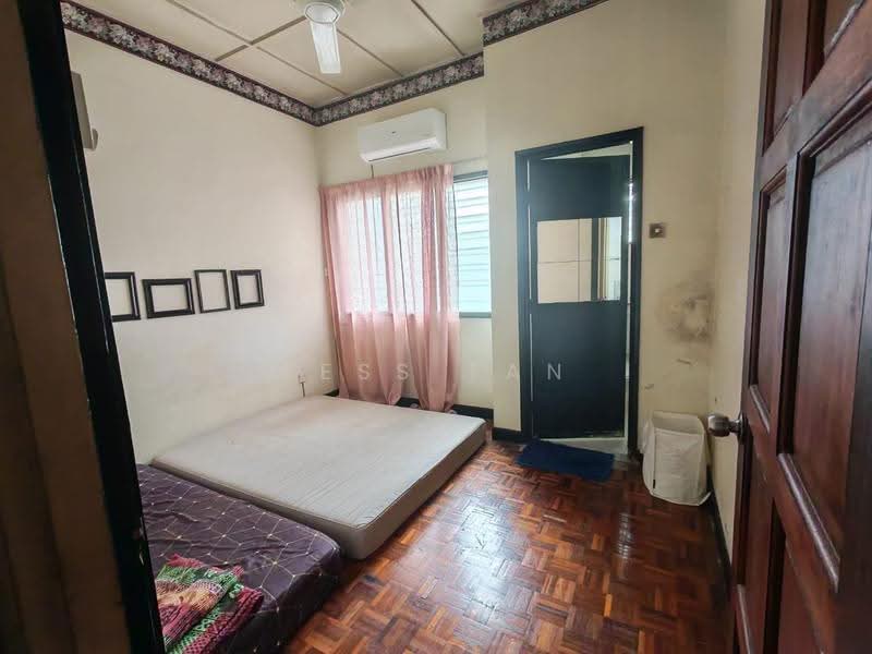 2-storey Terraced House for Sale in Bandar Sri Damansara (Selangor) - Tess Tan - Bedroom - PropertyGuru.com.my