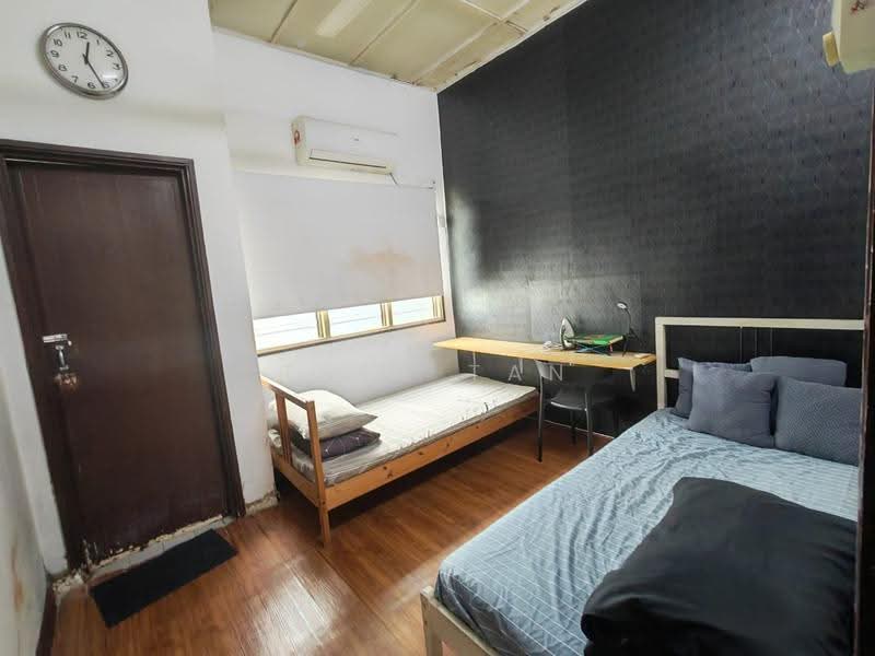 2-storey Terraced House for Sale in Bandar Sri Damansara (Selangor) - Tess Tan - Bedroom - PropertyGuru.com.my