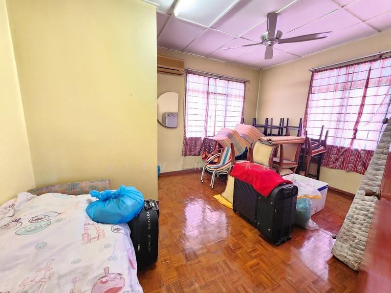 2-storey Terraced House for Sale in Taman Putra Perdana (Puchong) - Steven Tan - Bedroom - PropertyGuru.com.my