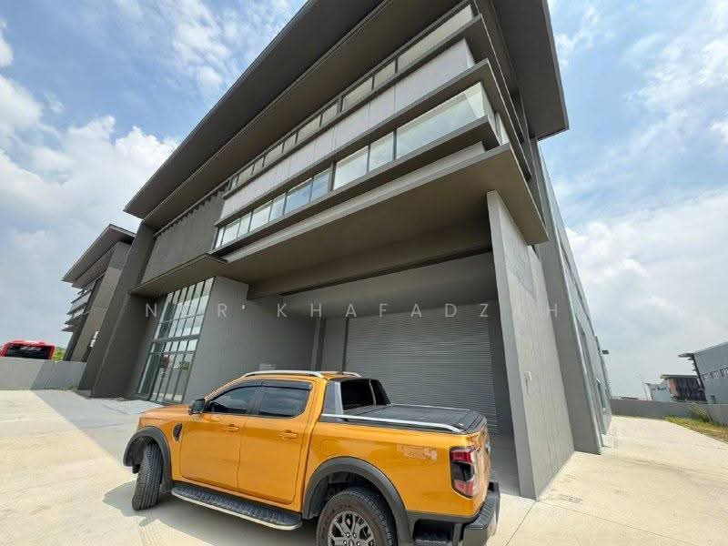 Factory for Rent in Sungai Buloh (Selangor) - Nor Khafadzah - Exterior - PropertyGuru.com.my