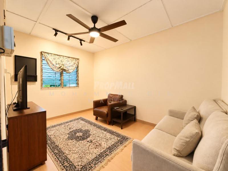 1-storey Terraced House for Sale in Seksyen 8 (Petaling Jaya) - Mohammad Din Majid - Living Room - PropertyGuru.com.my