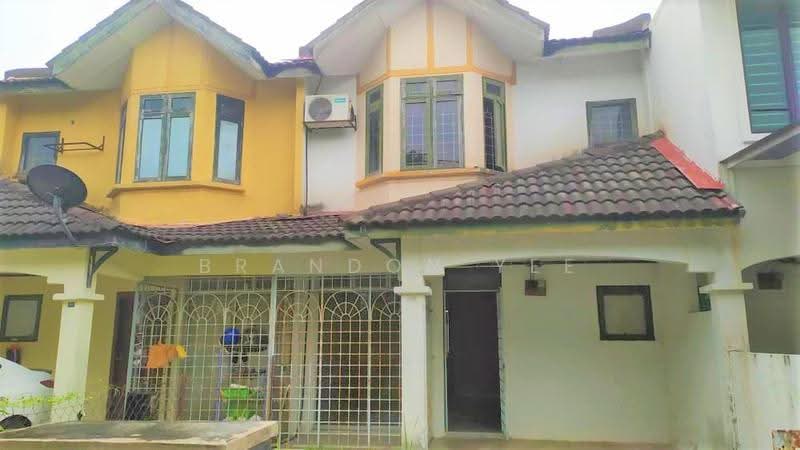 Rumah Teres 2-Tingkat untuk Dijual di Taman Pinggiran Putra (Seri Kembangan) - Brandon Yee - Exterior - PropertyGuru.com.my
