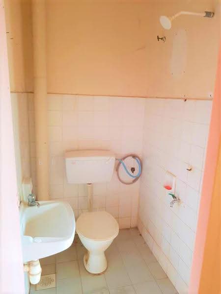 Rumah Teres 2-Tingkat untuk Dijual di Taman Pinggiran Putra (Seri Kembangan) - Brandon Yee - Bathroom - PropertyGuru.com.my