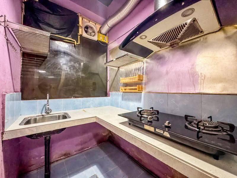 Apartment for Sale at Amazing Heights - Izzat Zamros - Kitchen - PropertyGuru.com.my