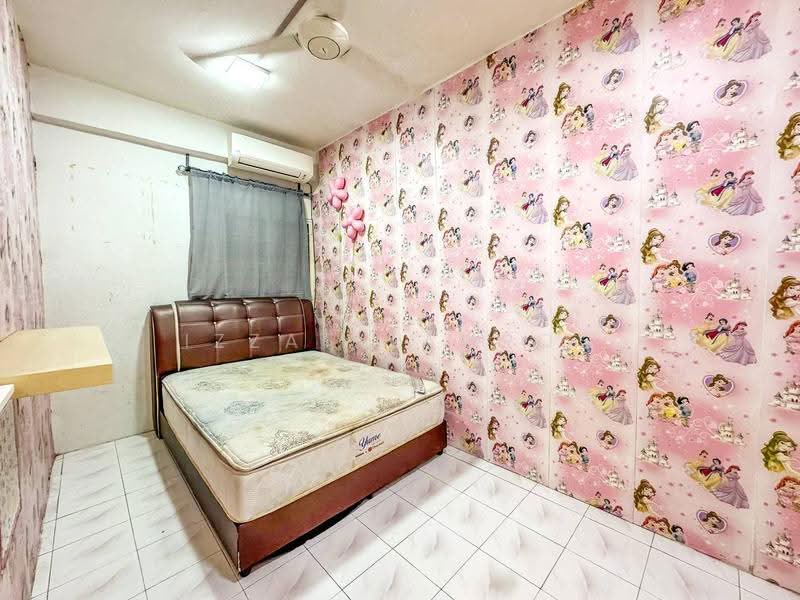 Apartment for Sale at Amazing Heights - Izzat Zamros - Bedroom - PropertyGuru.com.my