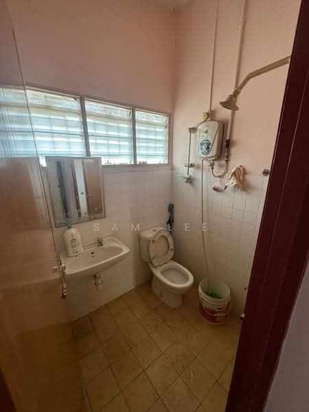 2-storey Terraced House for Sale in Taman Suria Jaya (Cheras) - Sam Lee - Bathroom - PropertyGuru.com.my