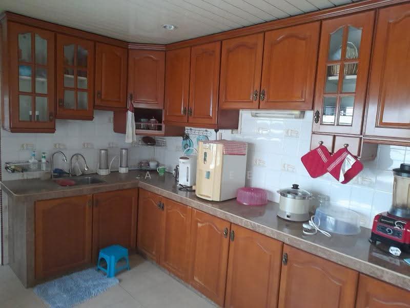 Semi-Detached House for Sale in Island Glades (Jelutong) - A Ee Ee - Kitchen - PropertyGuru.com.my