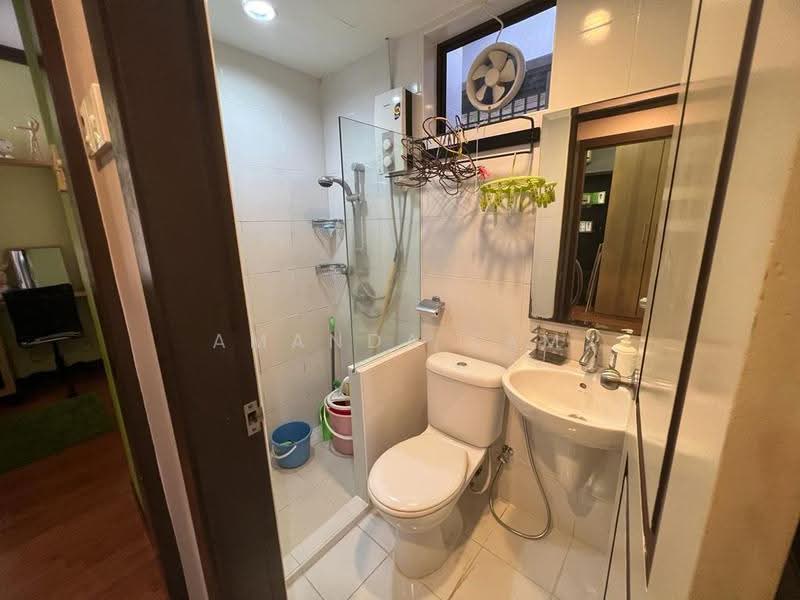 Condominium for Sale at Eden Seaview Condominium - Amanda Lam - Bathroom - PropertyGuru.com.my