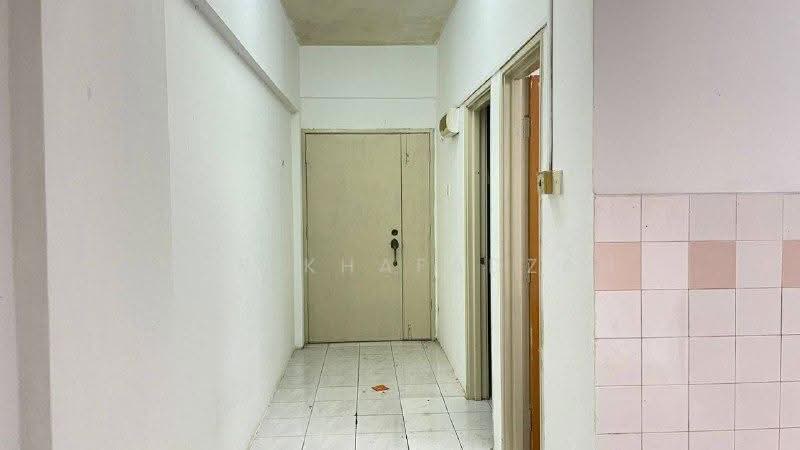 Pangsapuri untuk Disewa di Pangsapuri Perdana - Nor Khafadzah - Corridor - PropertyGuru.com.my