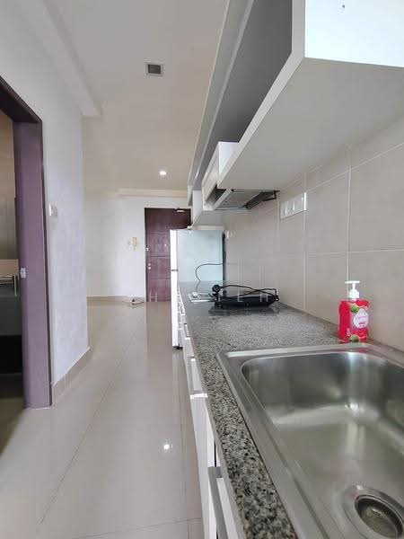 Condominium for Rent at Shaftsbury Residence - BH Tieh - Kitchen - PropertyGuru.com.my
