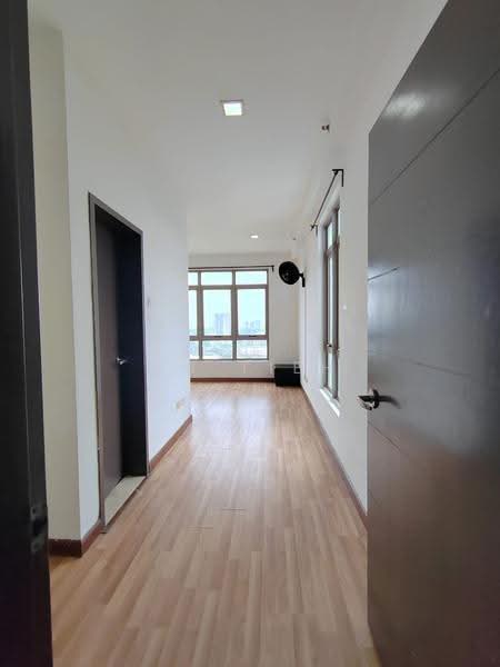 Condominium for Rent at Shaftsbury Residence - BH Tieh - Corridor - PropertyGuru.com.my