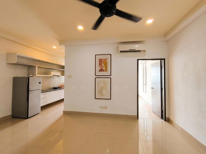 Condominium for Rent at Shaftsbury Residence - BH Tieh - Kitchen - PropertyGuru.com.my