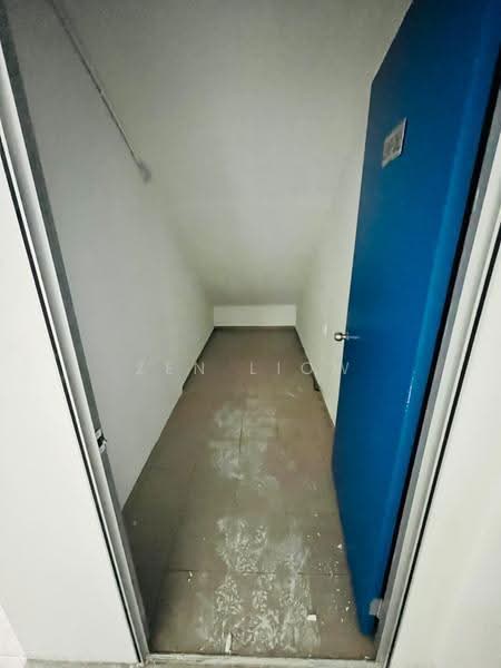Shop for Rent in Taman Universiti (Skudai) - Zen Liow - Corridor - PropertyGuru.com.my