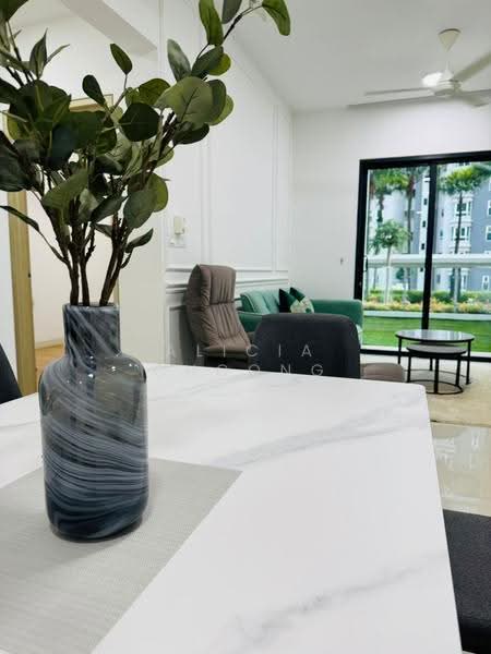 Kediaman Servis untuk Disewa di V Residence 3 @ Sunway Velocity - Alicia Choong - Living Room - PropertyGuru.com.my