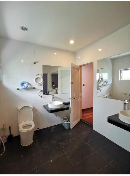 2-storey Terraced House for Rent in Pju 1a (Ara Damansara) - Kelvin Thong - Bathroom - PropertyGuru.com.my